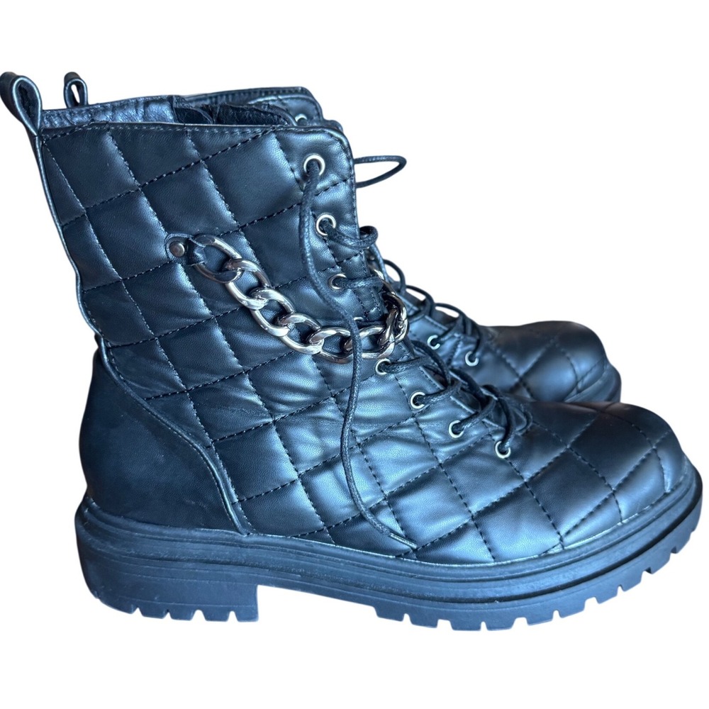 Chase + Chloe Combat Boots Womens 10 Quilted Chain Detail Black Edgy Lug